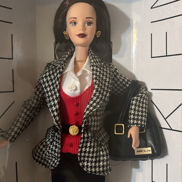 ANNE KLEIN BARBIE COLLECTIBLE 1997 - Picture 3 of 5